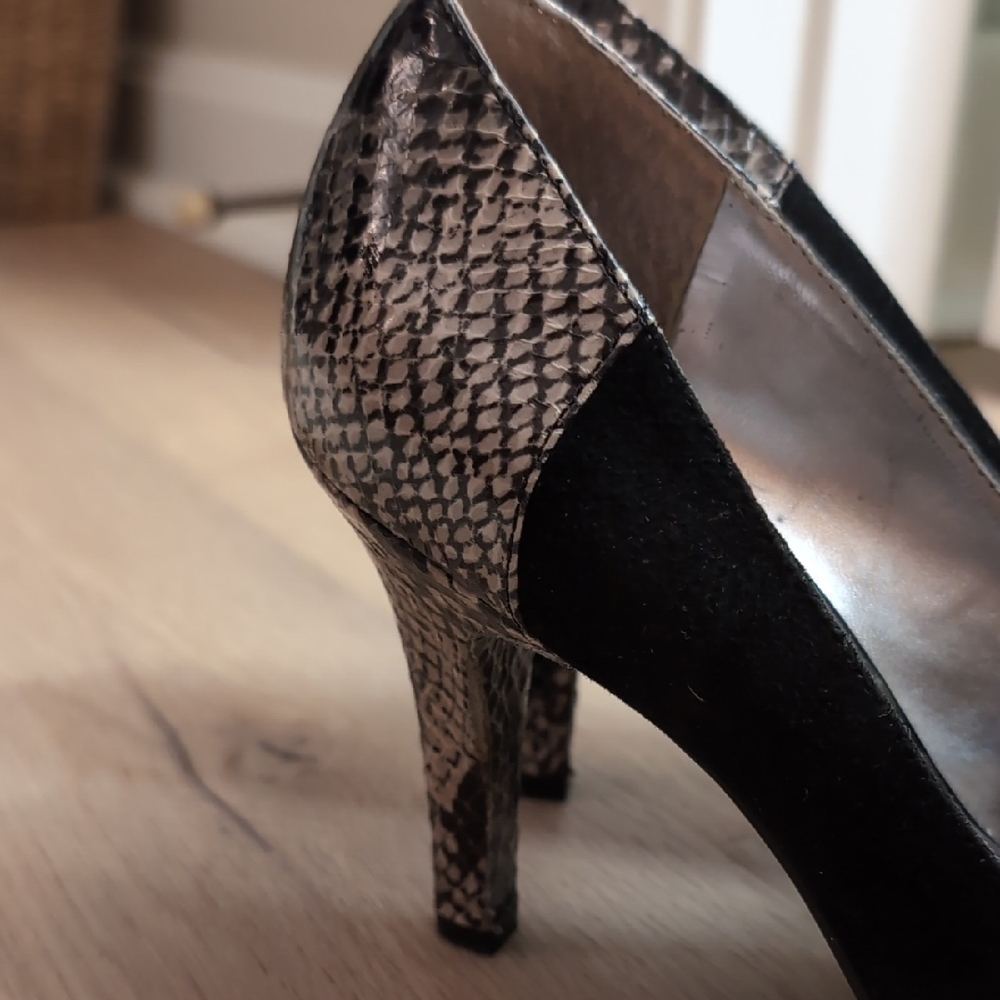Anne Klein Black Heels with Snakeskin Design